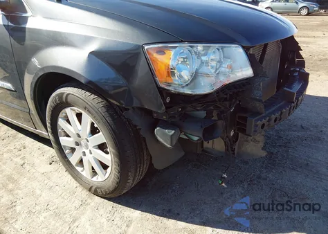 2016 Chrysler Town & Country Touring z USA, uszkodzony, nr VIN 2C4RC1BG5GR29898